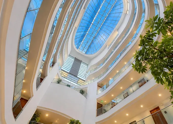 Atrium Plaza